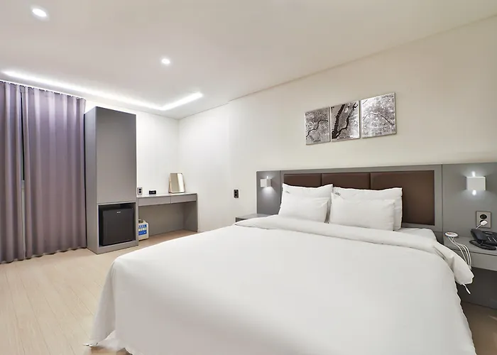 B Seomyeon Hotel Busan